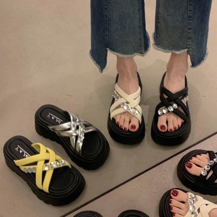 Height-increasing one-word slippers rhinestone premium outer wear foreign style versatile non-slip and comfortable 2025 new summer fashion thick botto