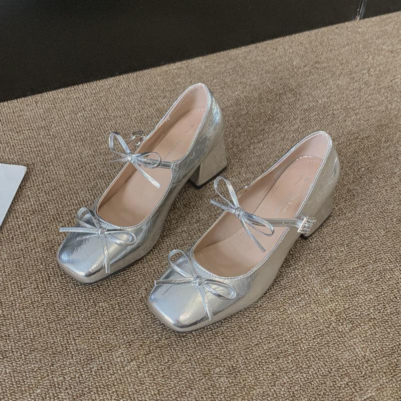 

French silver Mary Jane single shoes women s 2025 spring thick heel temperament versatile with skirt high heels small leather shoes 35