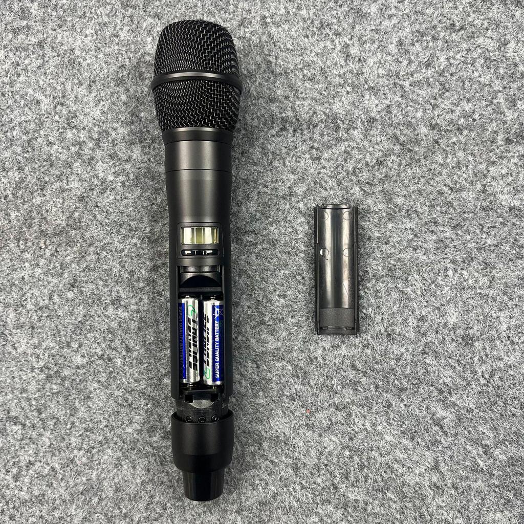 One-to-Eight Wireless Handheld Microphone - In Stock