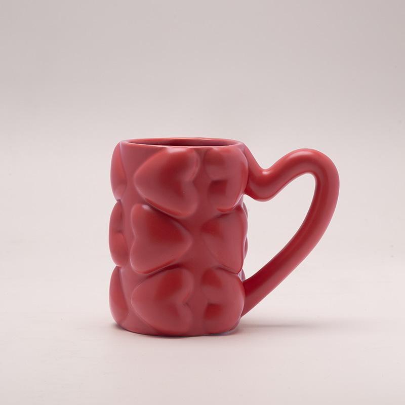 

Керамическая кружка в европейском стиле с тиснением в виде сердца, расписная кофейная чашка, изящная послеобеденная чашка для чая с цветком камелии, кружка для завтрака и молока, подарки 401-500ml