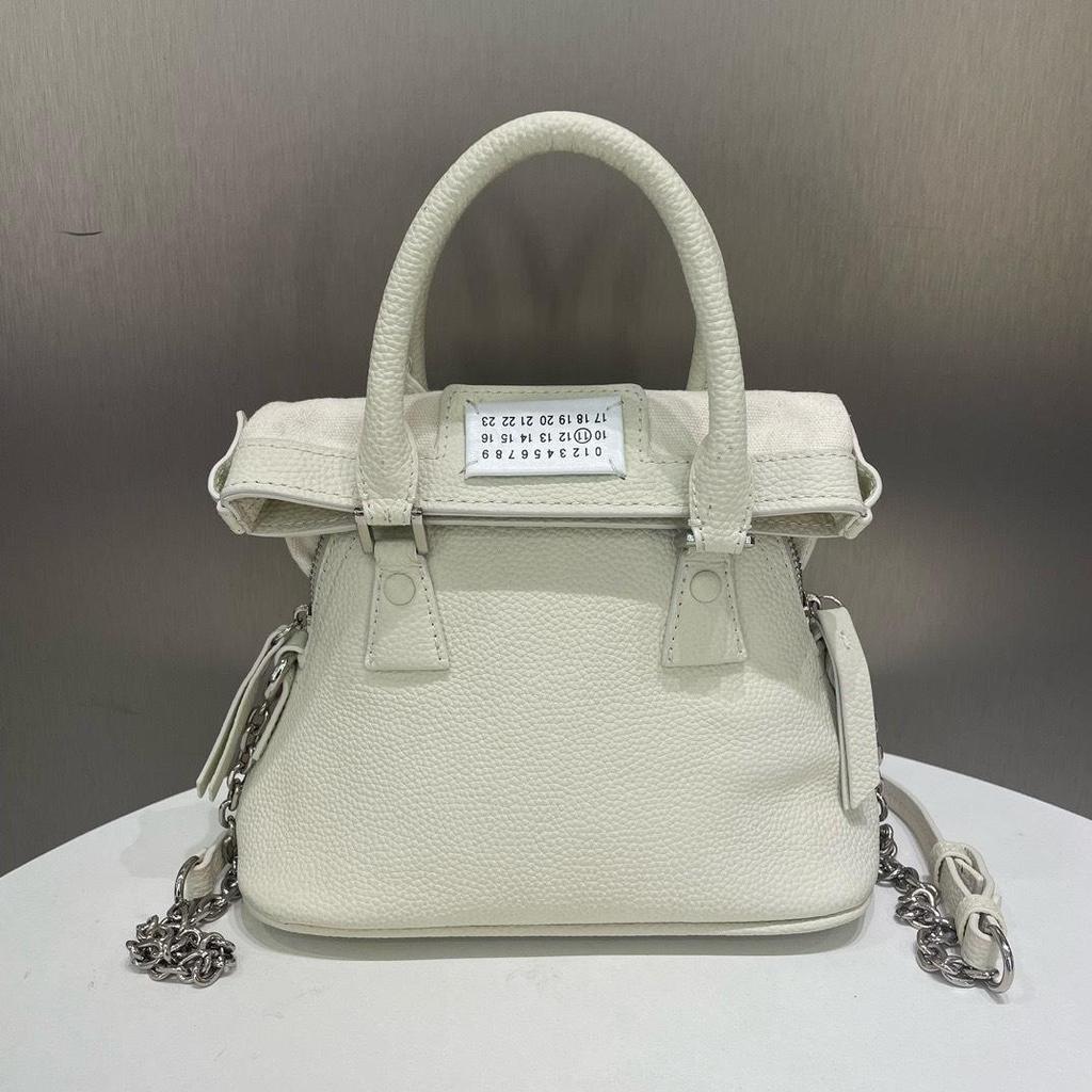 "2025 Autumn/Winter Women's Niche Chain Handbag: Dark, Medium & Small Digital Design, Messenger Style"