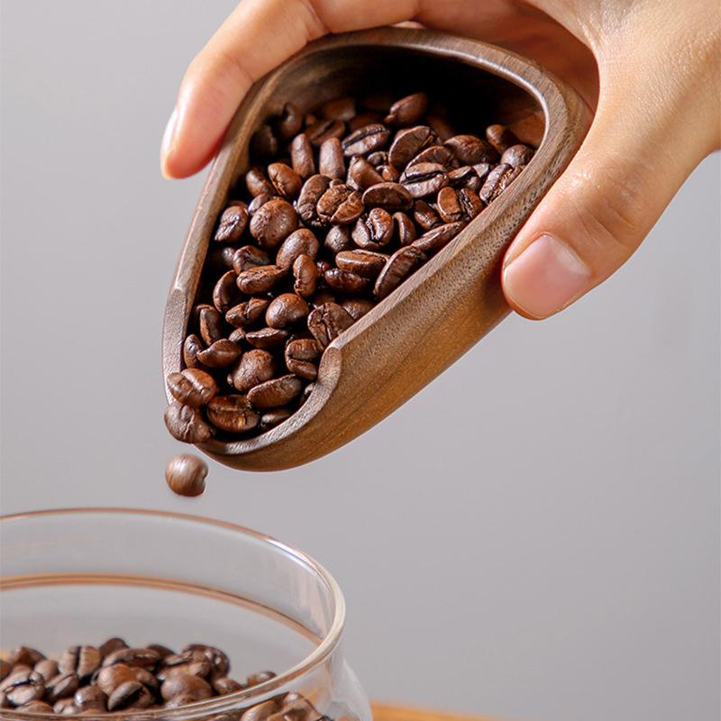 Multifunctional Wooden Coffee Bean Dosing Cup And Light Spray Bottle Barista Set For Enhance Brewing Coffee Experience