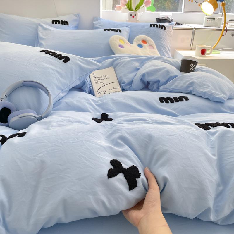 Class A bedding four-piece set solid color cotton cartoon towel embroidered quilt cover skin-friendly washed cotton student dormitory cute kit