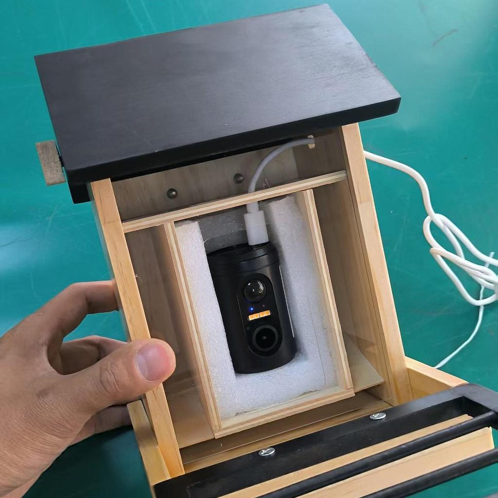 Solar-Powered WiFi Bird Feeder Camera with Motion-Activated Recording