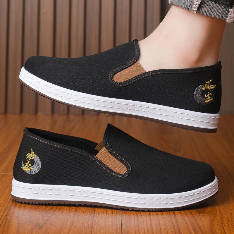 

Старинные пекинские матерчатые туфли мужские однопедальные матерчатые туфли мужские туфли вышитые рабочие туфли повседневные дышащие туфли на мягкой подошве туфли для папы 39