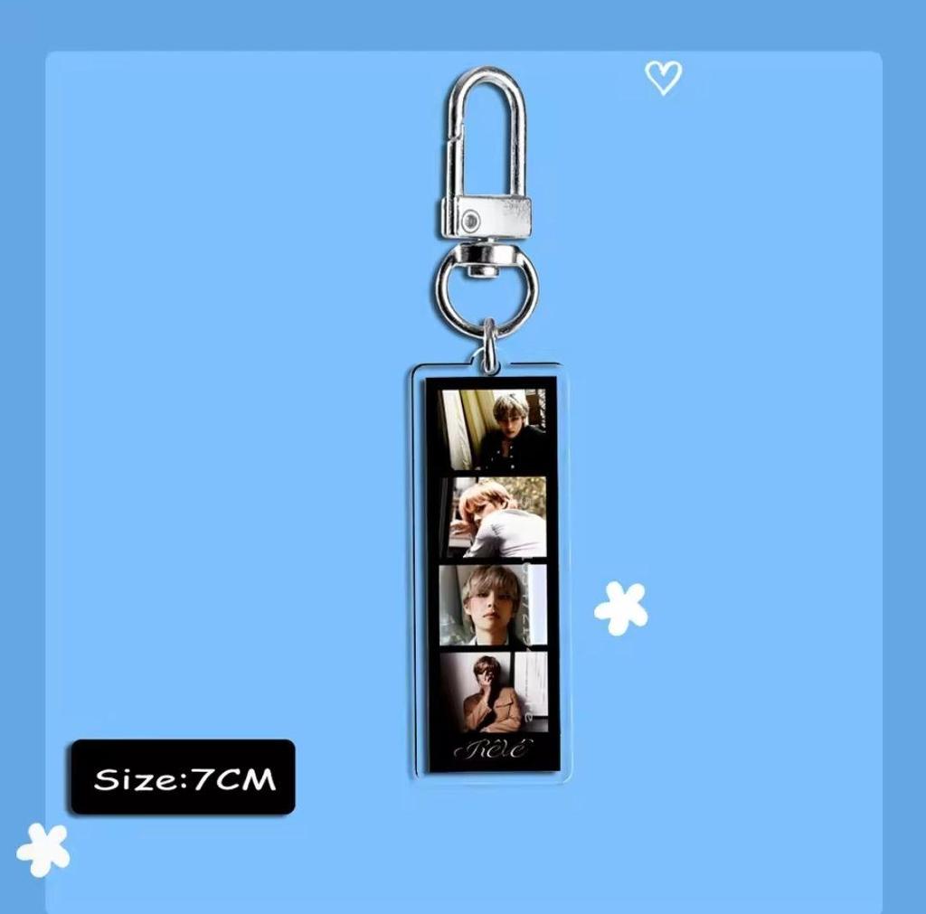 [USED] BTS Taehyung V Tete 4-cut Acrylic Keychain Set of 4