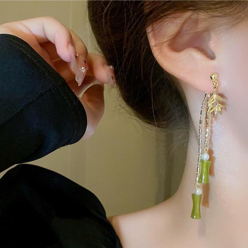 Elegant Bamboo Leaf Dangle Earrings: Women's Chinese Style Tassel Studs