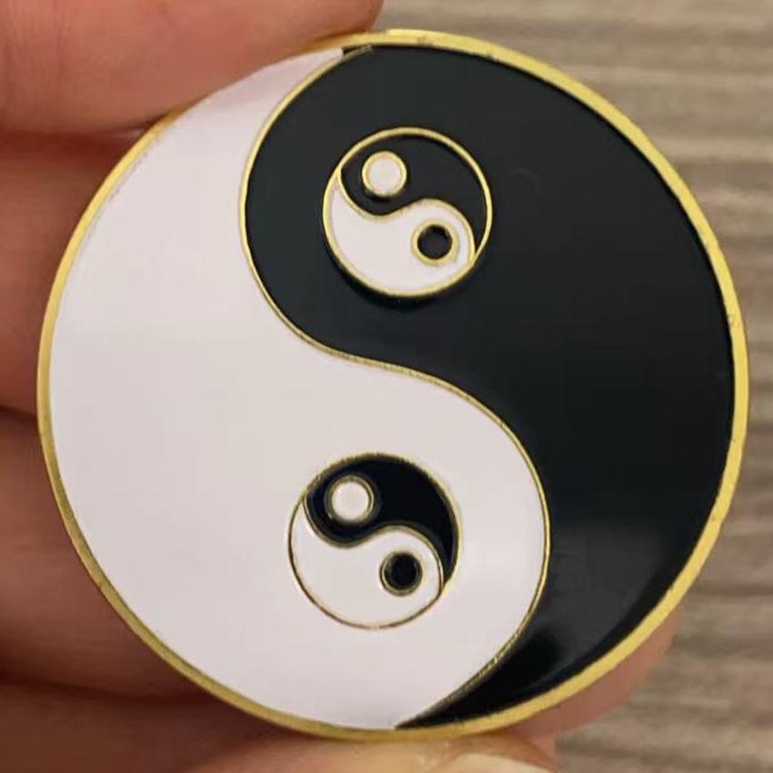 

Casino Poker Chips Golden Plated Challenge Coins Collectibles with Coin Holder Challenge Coin Souvenirs Original Gifts