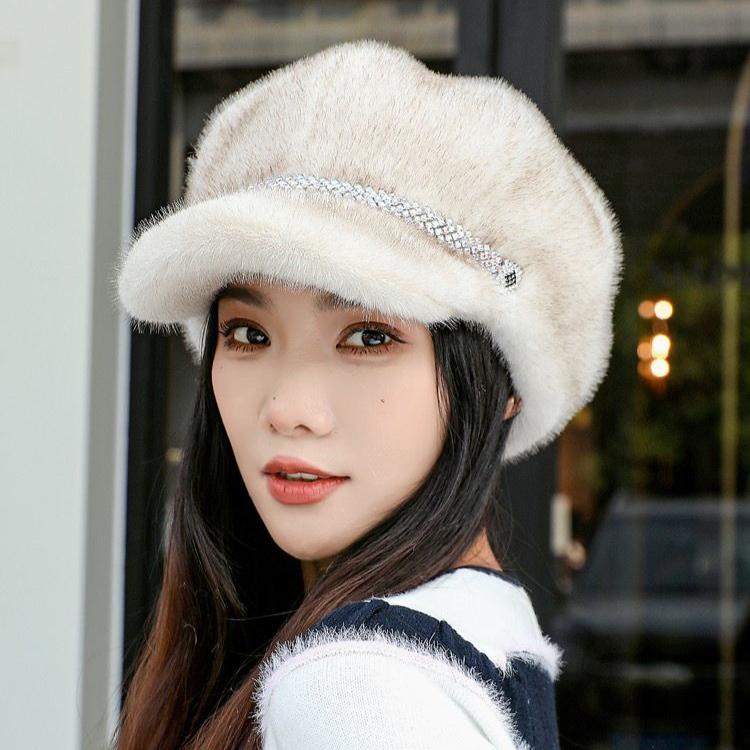 

Женская кепка с утиным язычком, осень-зима, для людей среднего и пожилого возраста, утолщенная, теплая, с бриллиантами, 2025, новая защита ушей, восьмиугольная, модная, повседневная кепка бежевый