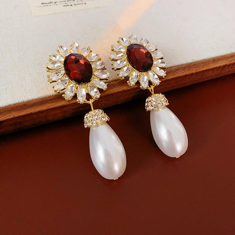 

Цветок Бриллиант Капля Воды Жемчужное Ожерелье Французский Ретро Придворный Стиль Цепочка на Ключицу Высокое Чувство Легкая Роскошь Ювелирные Изделия Женский Костюм