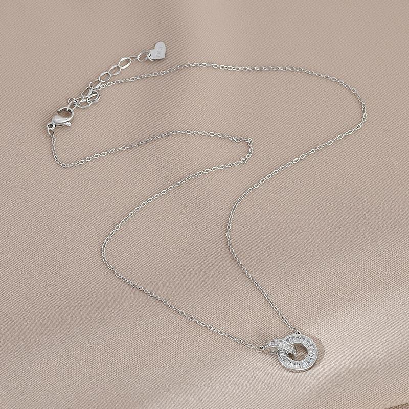 Colliers pour femmes mode coréenne sexy chaîne de clavicule féminine bijoux conception de niche sens du collier à double anneau entrelacé