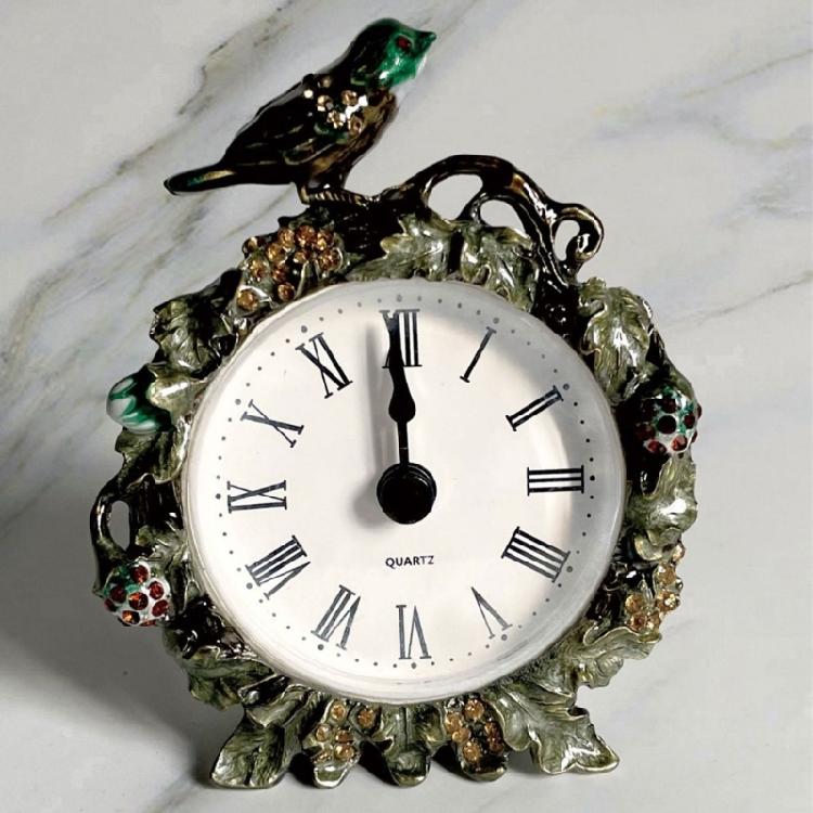 Small Table Clock with Enamel Color Metal Clocks Quiet Timekeeping for Collectors Mantel Clock Home Decoration