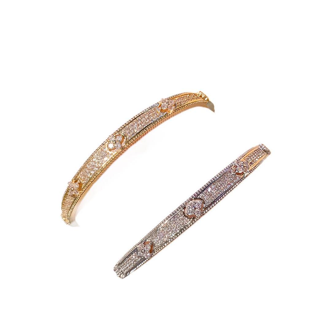 Zircon Four-Leaf Clover Flower Bracelet: Stylish, Luxurious, and Versatile Hand Jewelry for Everyday Elegance