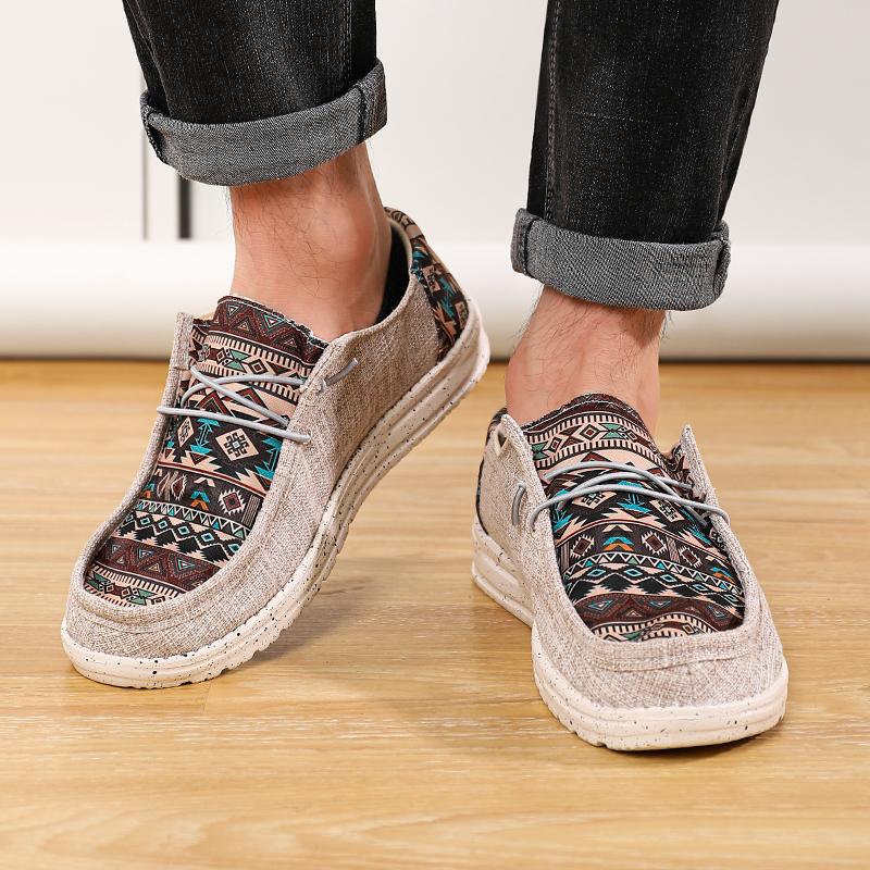 Letnie nowe etniczne buty męskie lniane płócienne modne buty do chodzenia swobodne oddychające płaskie buty 2025 jeden krok stepping