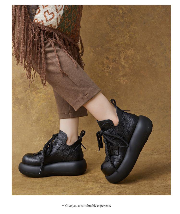 Stylish Handmade Leather Retro Women's Thick-Soled Ankle Boots - Lace-Up Round-Toe Martin Boots for Autumn and Winter.