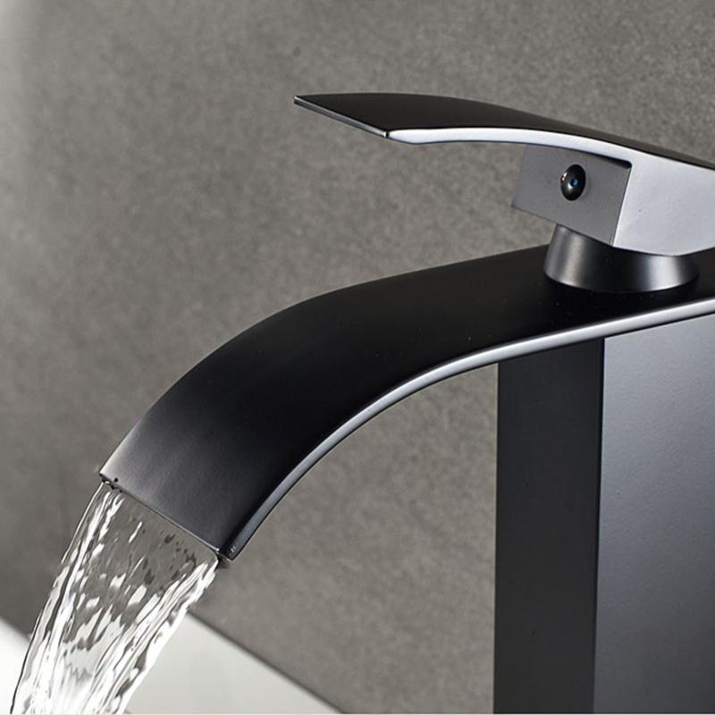 Matte Black Basin Faucet Deck Mounted Single Lever Bathroom Crane Waterfall Brass Bathroom Tap Hot and Cold Water Mixer Taps