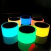 Fluorescenční svítící pásky samolepky