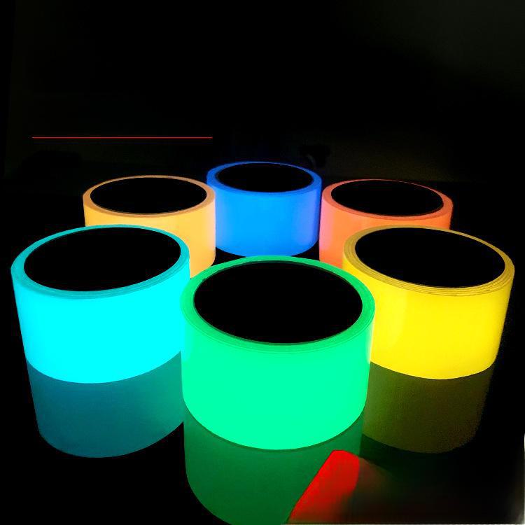 Fluorescenční svítící pásky samolepky