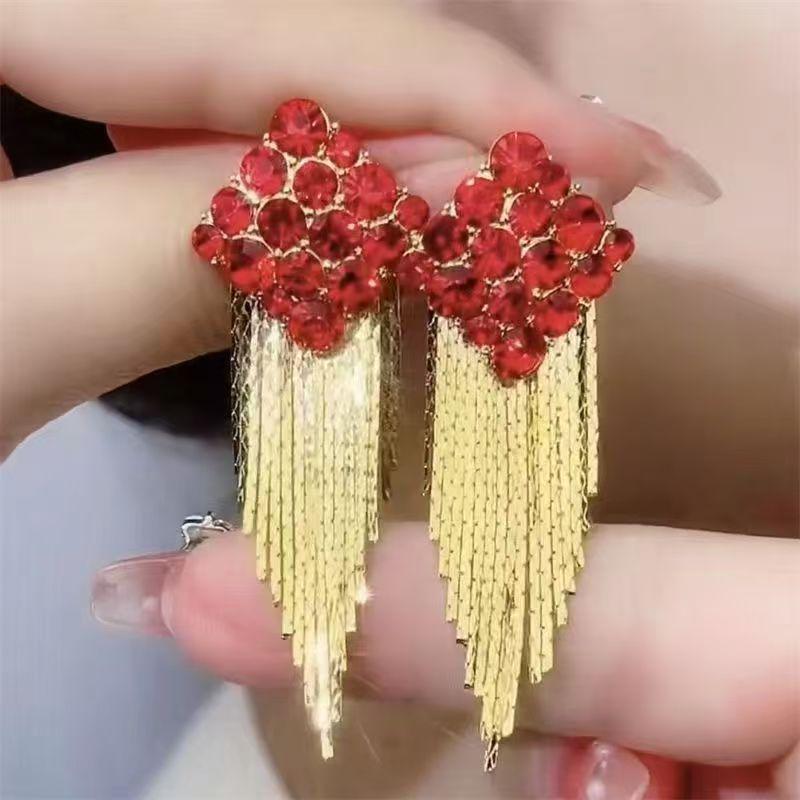 Elegant Red Crystal Tassel Earrings for Women - Fashionable, Versatile, Luxurious, and Face-Slimming Design.