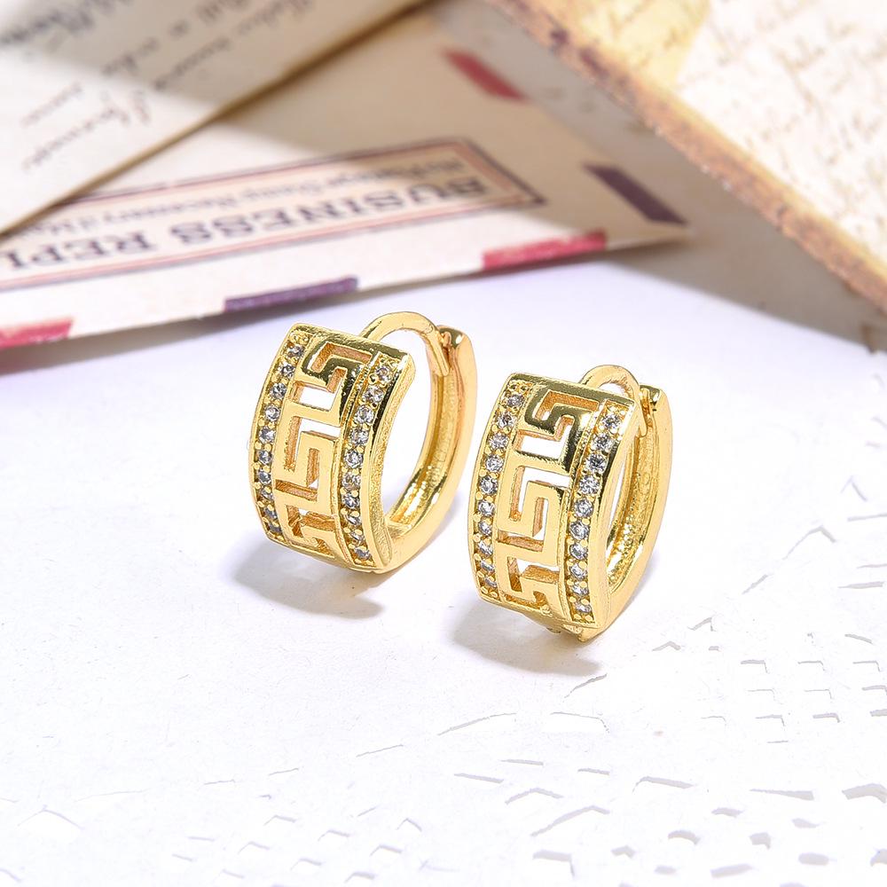 

Набор из 7 маленьких геометрических медных серег с цирконием для женщин - изысканный дизайн, сохраняющий цвет