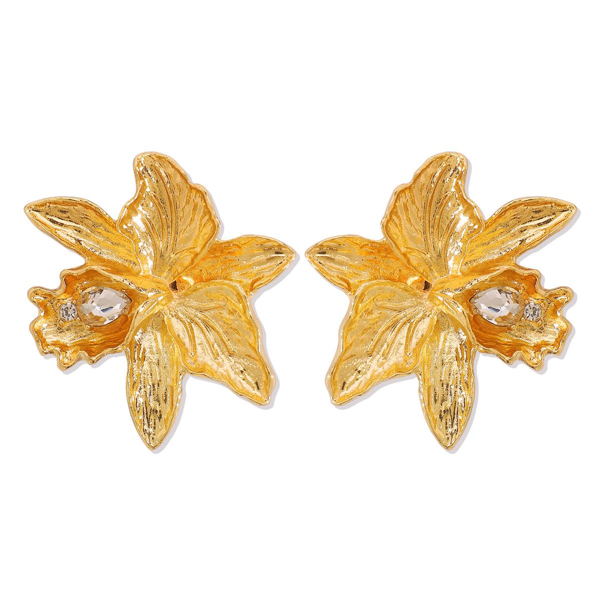 New Spring Summer Vintage Ins Style Floral Stud Earrings European American Cross Border Zircon Metal Women Ear Jewelry Fashion золотой