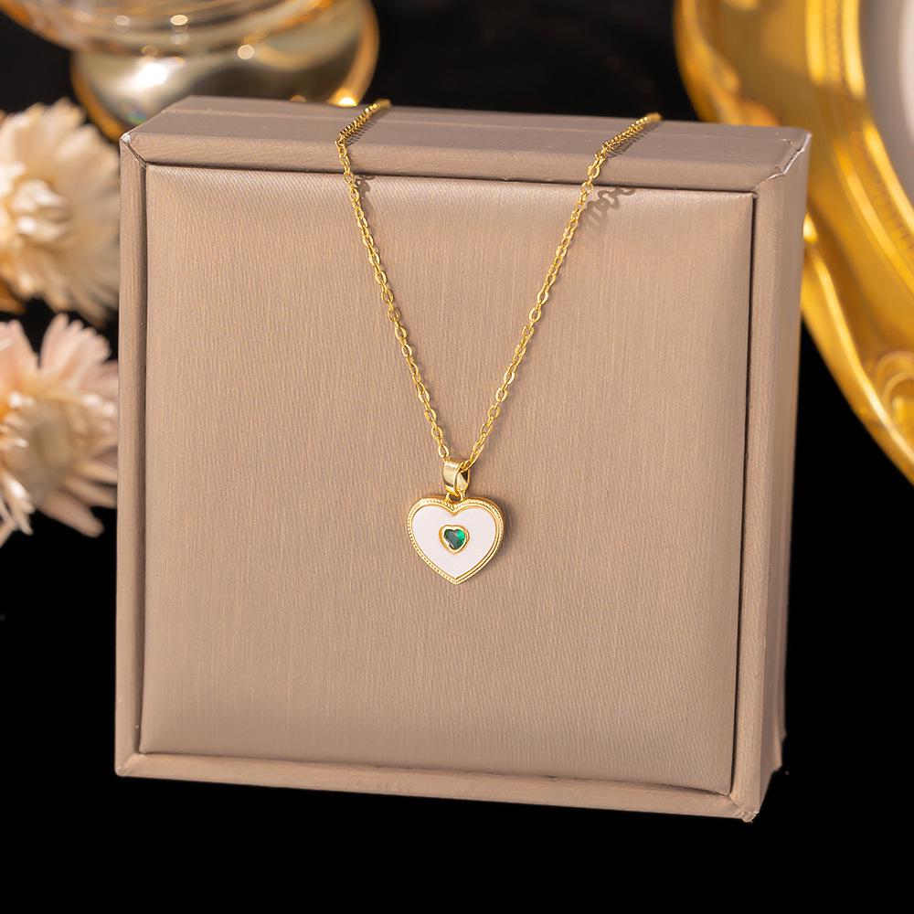 Non-Fading Titanium Steel Women's Necklace: Versatile and Elegant Internet Celebrity Chain with Simple Copper Pendant