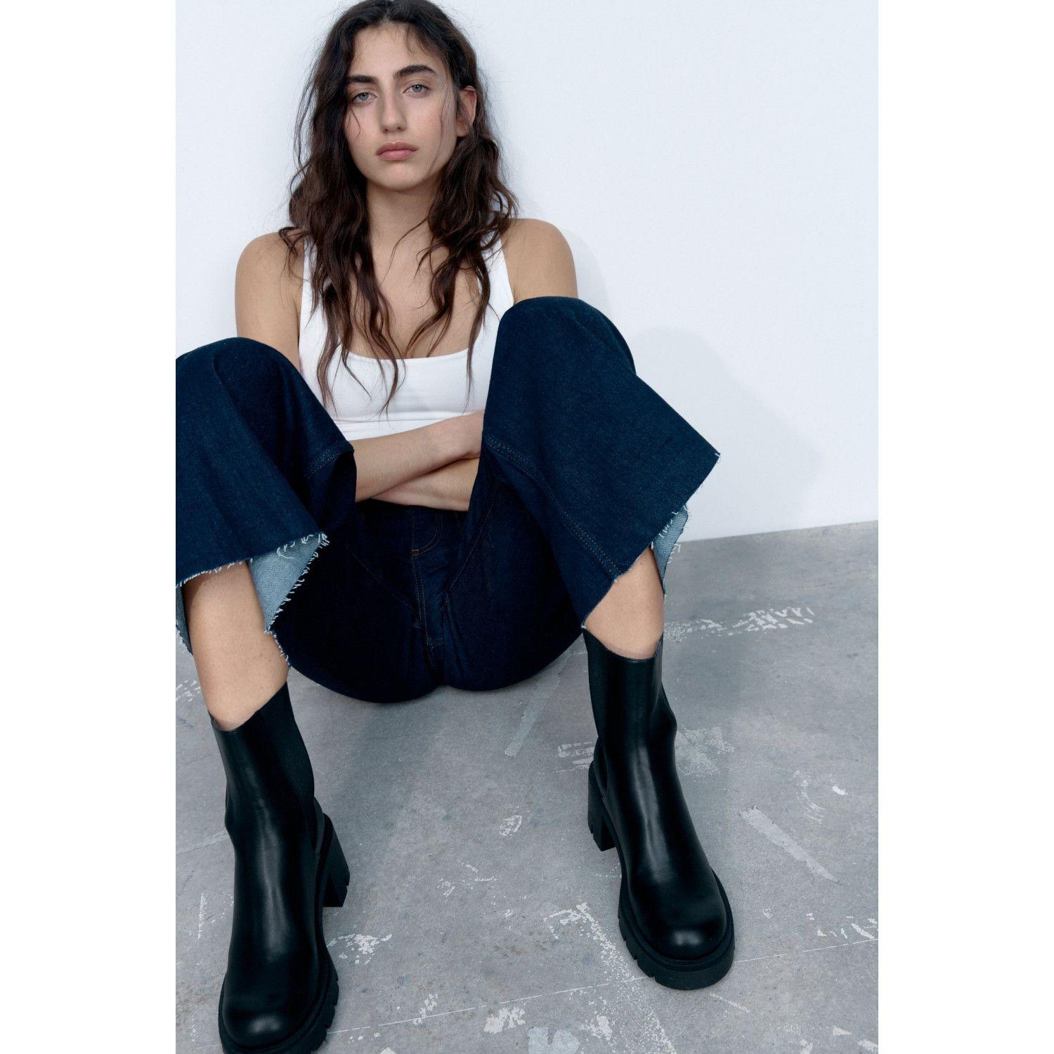 

BLOCK HEEL ANKLE BOOTS WITH TRACK SOLES