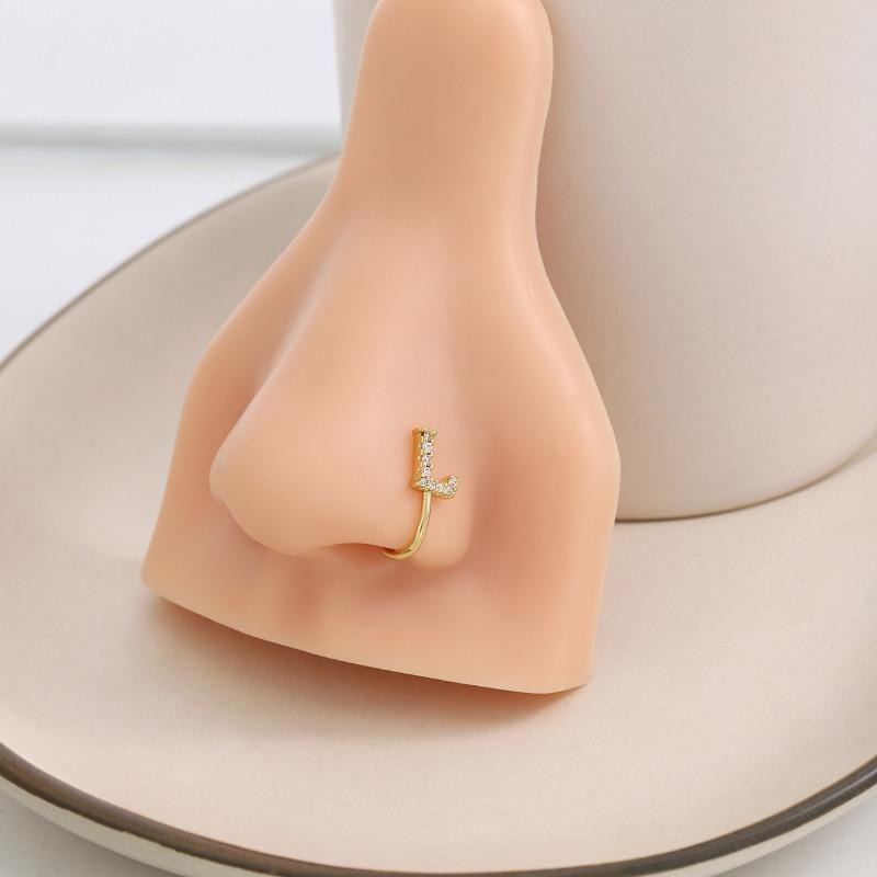 A 26-letter U-shaped Diamond-encruted Nose Stud Without A Pungent Clip