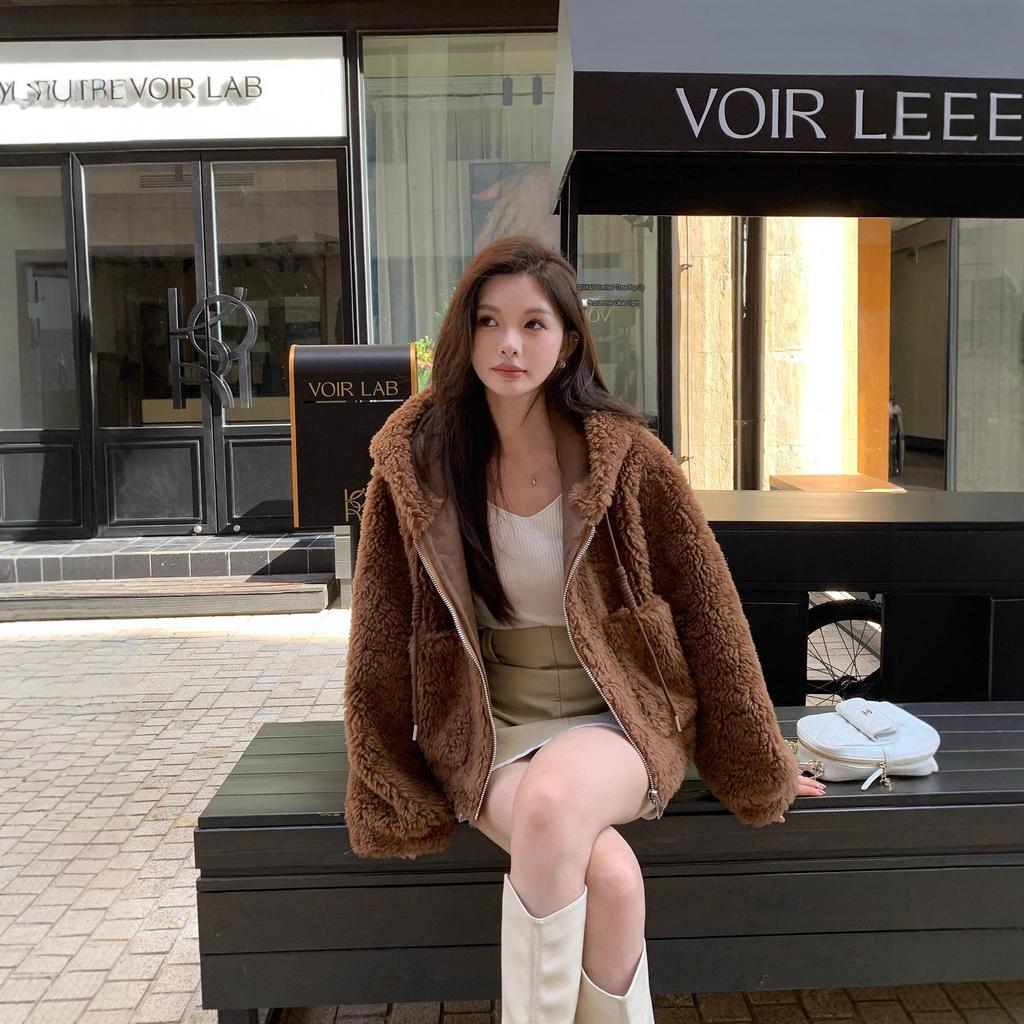 Women's Short Hooded Faux Lamb Wool Coat - Autumn/Winter 2025, Double-Sided Plush, Thickened for Warmth.
