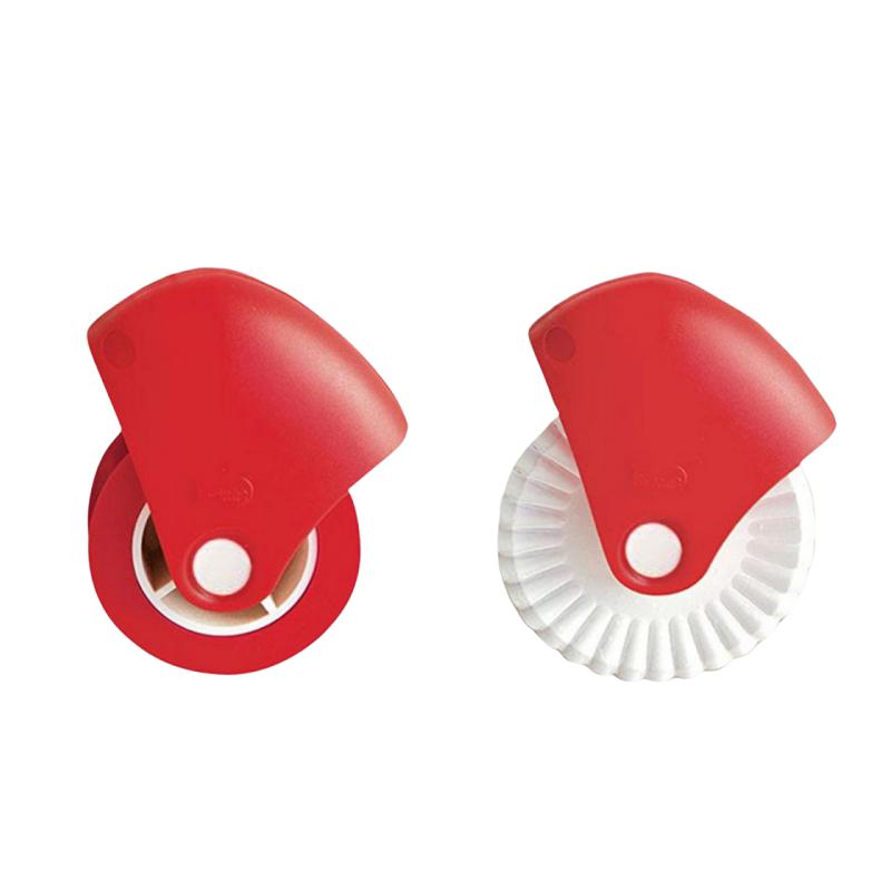 Multi-functional manual pie crust and dough cutter, perfect edge of pastry wheel, ideal kitchen gadget for baking enthusiasts