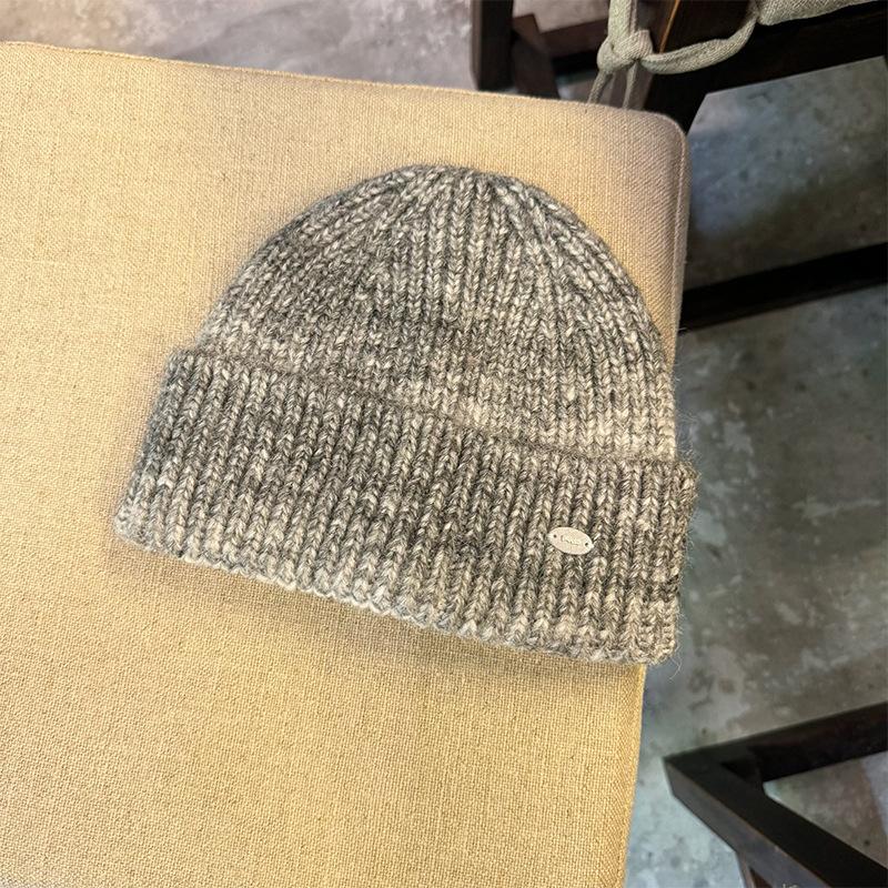 

Soft Waxy Gradient Small Iron Label Woolen Hat Showing Face Small Pile Hat Warm Big Head Circumference Ear Protection Cold Hat One size