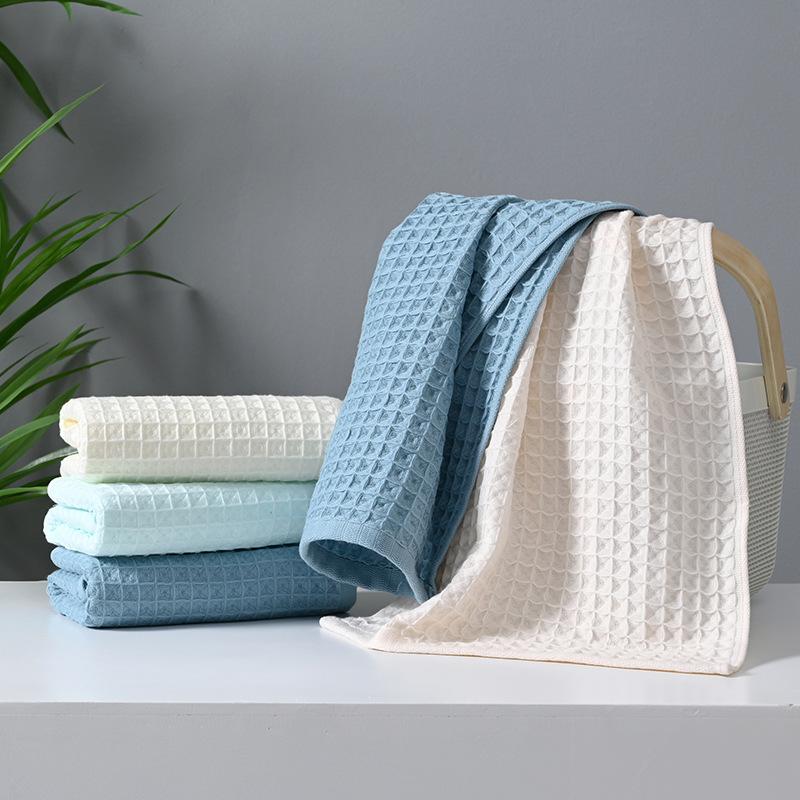Skin-friendly Durable Soft and Comfortable Class A Cotton Waffle Bath Towel Japanese Cotton Honeycomb Mesh Adult Bath Towel Absorbent and Easy To Dry