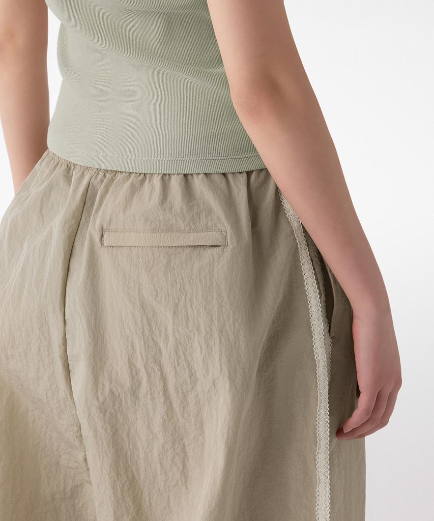 MUSINSA STANDARD WOMAN Women'S Nylon Wide Lace Track Pants [Light Beige]