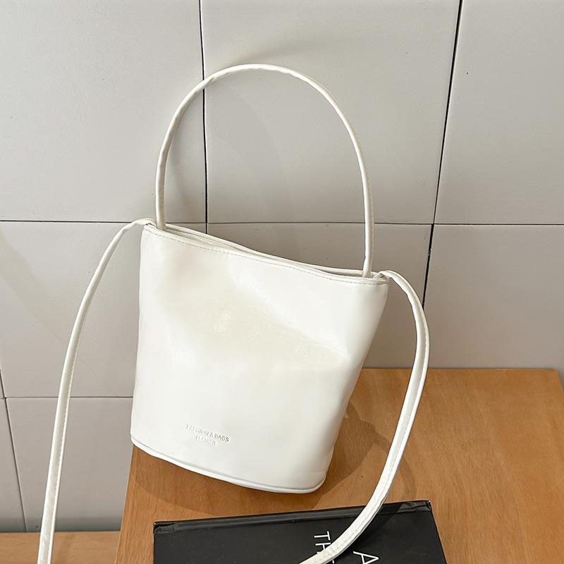 Summer fashion portable small bag women 2025 new simple bucket bag solid color versatile shoulder messenger bag