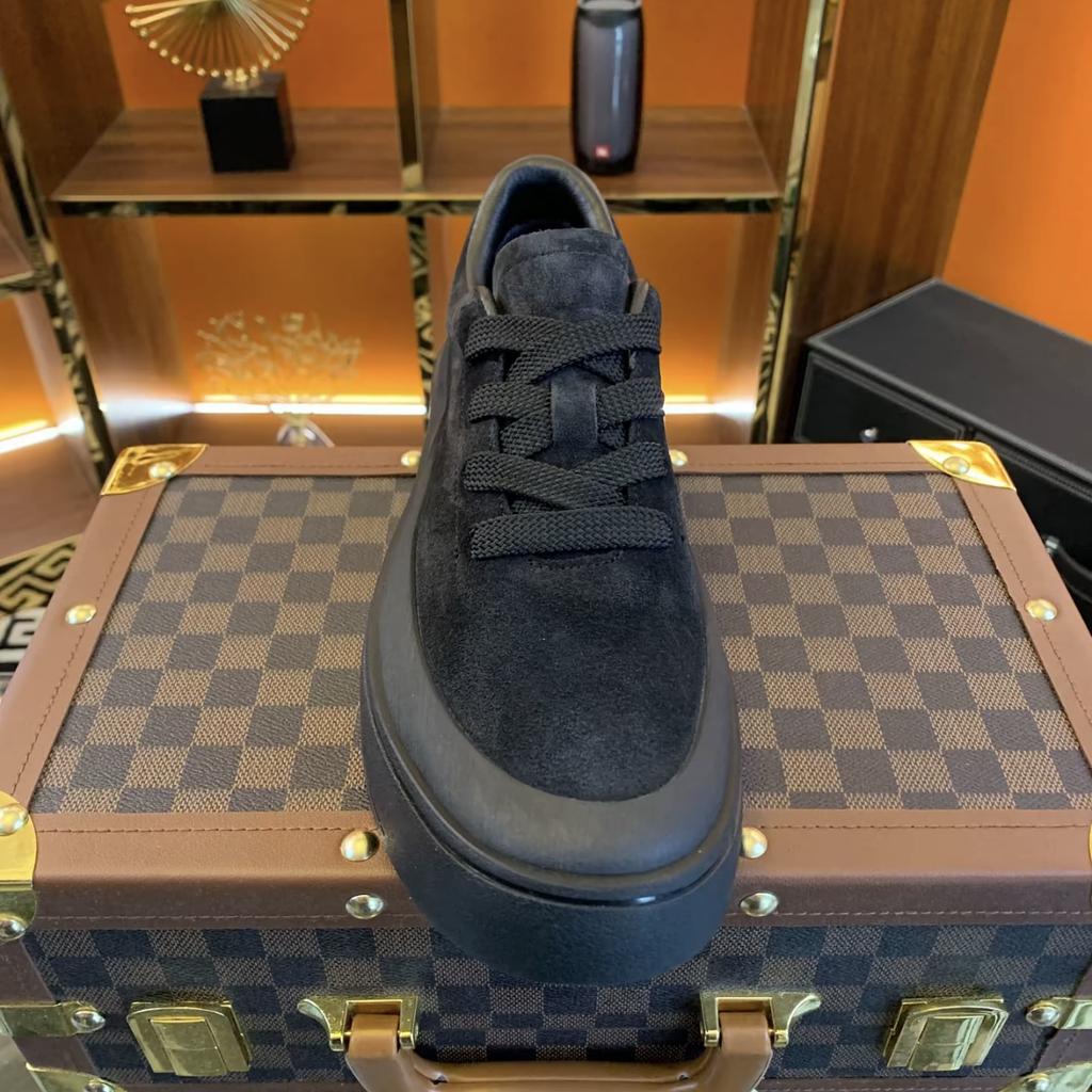 2026 neue Herrenschuhe Echte Lederschuhe Herren-Lederschuhe Herren-Freizeitschuhe mit leichter weicher Sohle kleine weiße Schuhe Herren