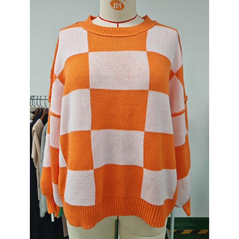 Koszula z długim rękawem w kratę, sweter z okrągłym dekoltem