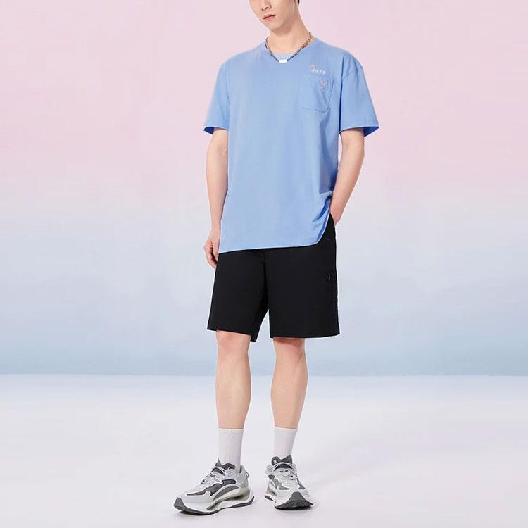 Li-Ning SS22 Sakura Serie Bedruckter Rundhals-Pullover Locker Kurzarm T-Shirt Unisex Oberteile Schneeblau AHSS909-1