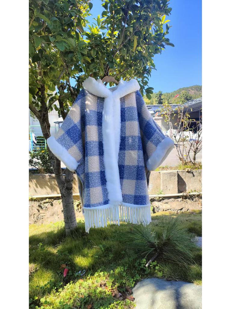 Women's Autumn/Winter Hooded Cape with Chinese Frog Button and Rabbit Fur Shawl, Plus Velvet Woolen Coat.