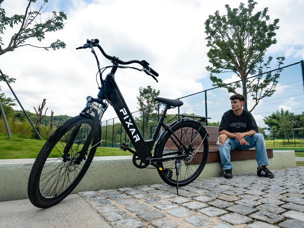 Městské elektrokolo PIXAR Cruiser 27,5" plášť 250W motor 36V12,8Ah baterie Shimano 7 rychlostí rychlost 25 km/h maximální dojezd 80 km