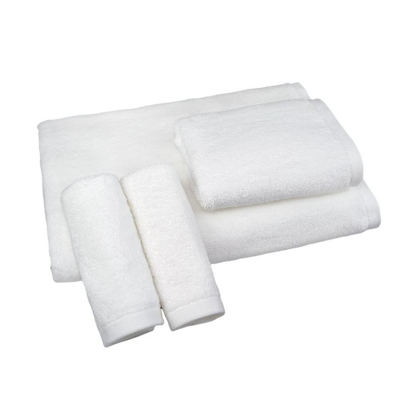 Hotel, casa de huéspedes, salón de belleza y spa – toallas y toallas de baño gruesas, absorbentes y sin pelusa, hechas de algodón puro, en blanco