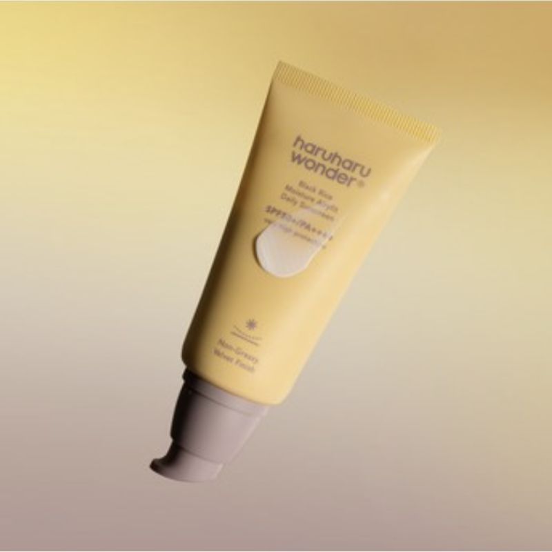 HARUHARU WONDER Black Rice Moisture Airyfit Daily Sunscreen SPF50+ PA++++ – Lightweight Hydrating Organic Sunscreen, 50 Ml