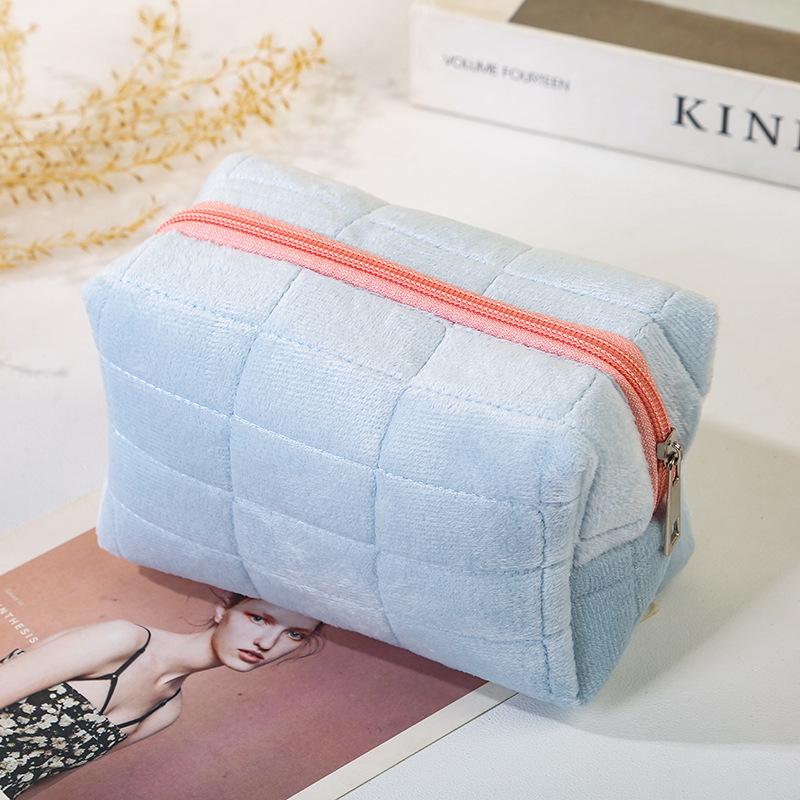 2025 Velvet Embroidered Plaid High-Capacity Makeup Bag