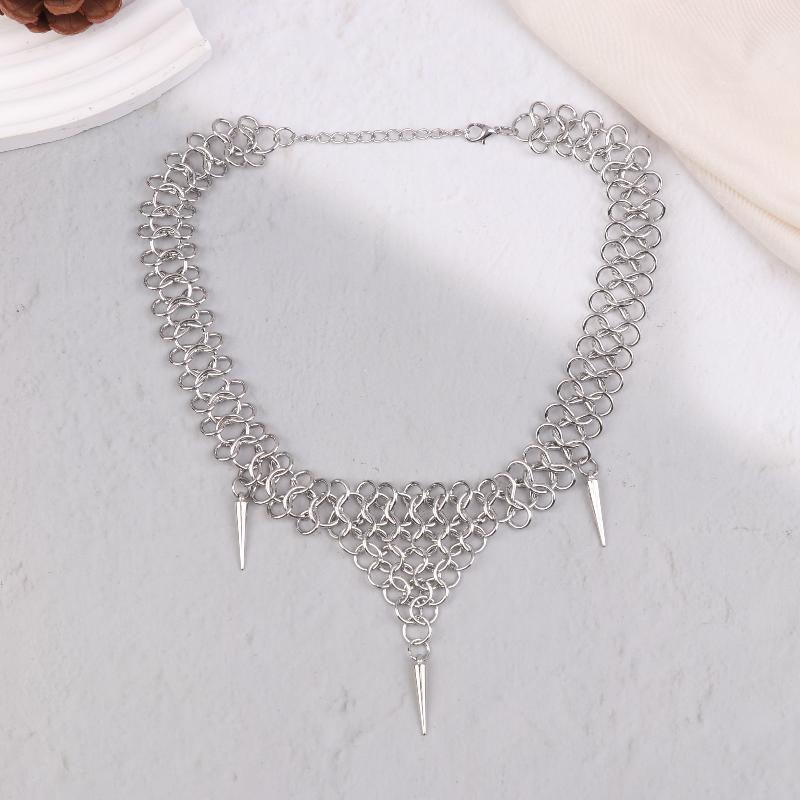 Gothic Hollow Ring Concatenation Chain Rivet Pendant Necklace For Women Fashion Vintage Punk Geometric Accessories Gift