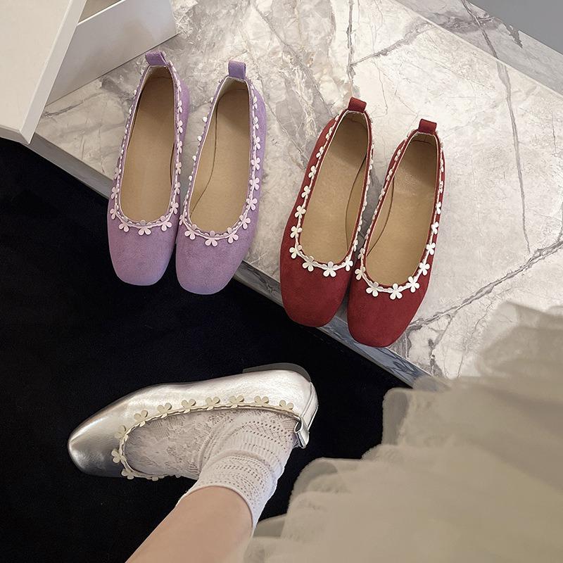 Summer new small single shoes for women with one foot and shallow mouth grandma shoes are good for women with inner high lace flats