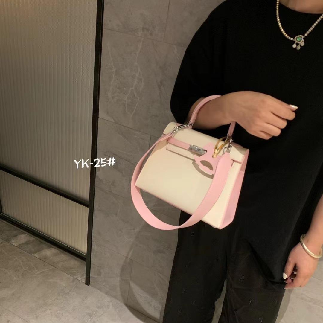 

Сумка Kelly 2024 года в стиле колор-блок - 25 см, натуральная кожа, широкий плечевой ремень, замок, ношение через плечо и под мышкой