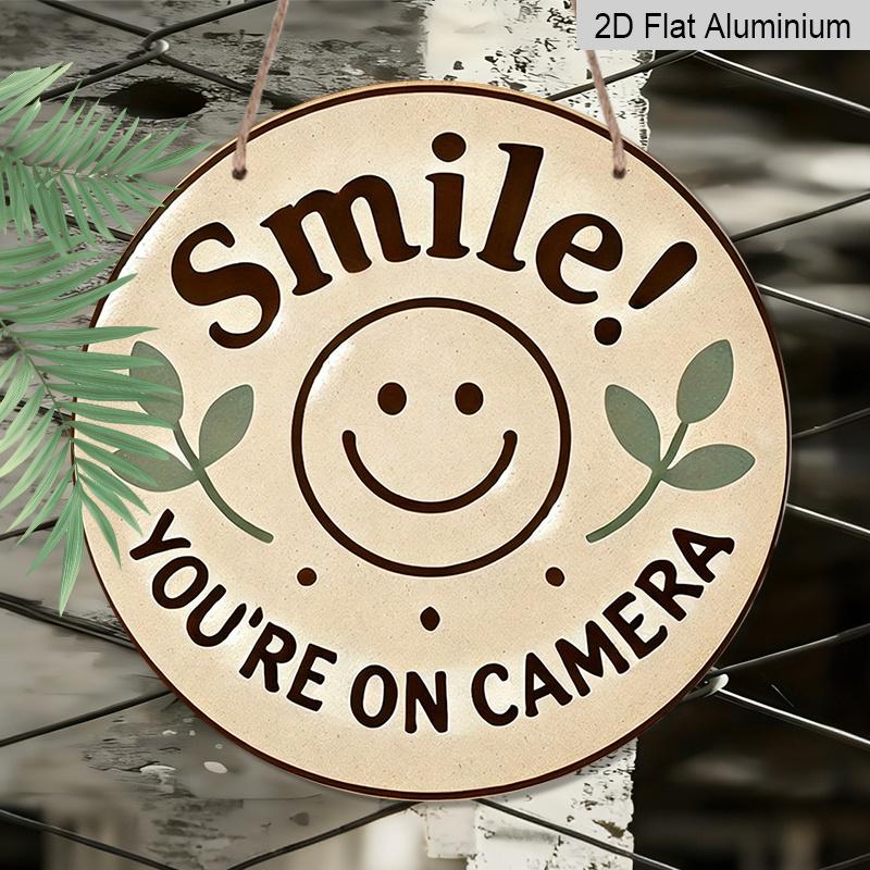 2D Flat, 1pc Round Aluminum Hanging Sign, "Smile You're On Camera" Cute Smiley Face & Leaf Design, Retro Warm Security Warning Metal Sign, Perfect