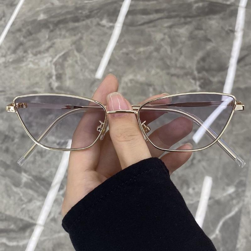 Ultralight Small Square Frame Sunglasses Women Popular Luxury Designer Metal Eyeglasses Outdoor Travel UV protection Eyewear