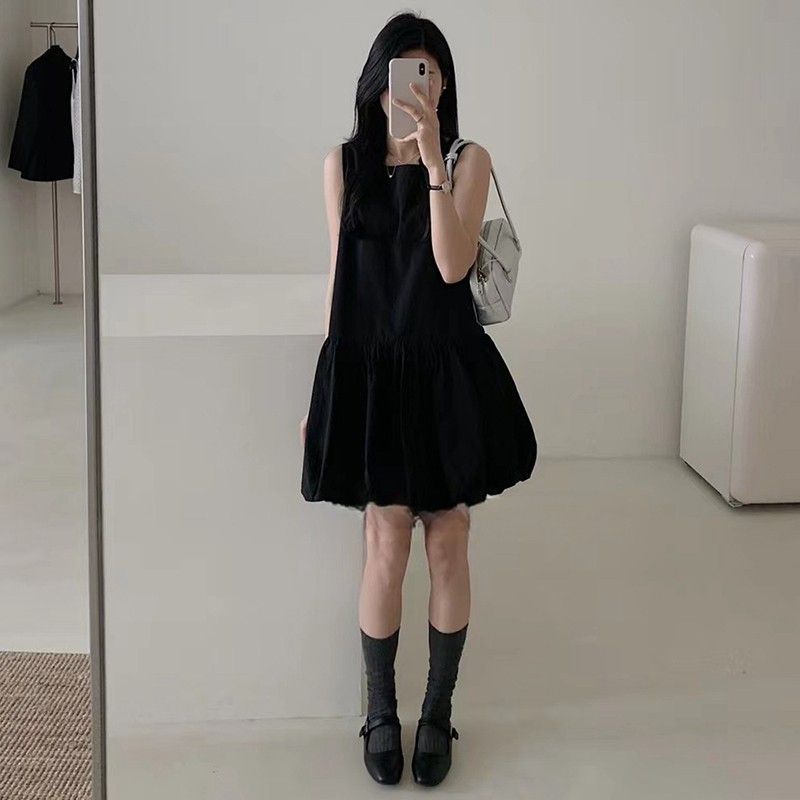 Bud sleeveless dress women's year Korean ins style Hepburn small black dress loose and thin vest A word short skirt