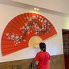 Riesiger Wandventilator Faltbarer Bambusfächer Groß Groß Hand Klassischer Wandmontage-Ventilator Wohnzimmer-Dekoration Pflaumenfächer Chinesische Dekoration