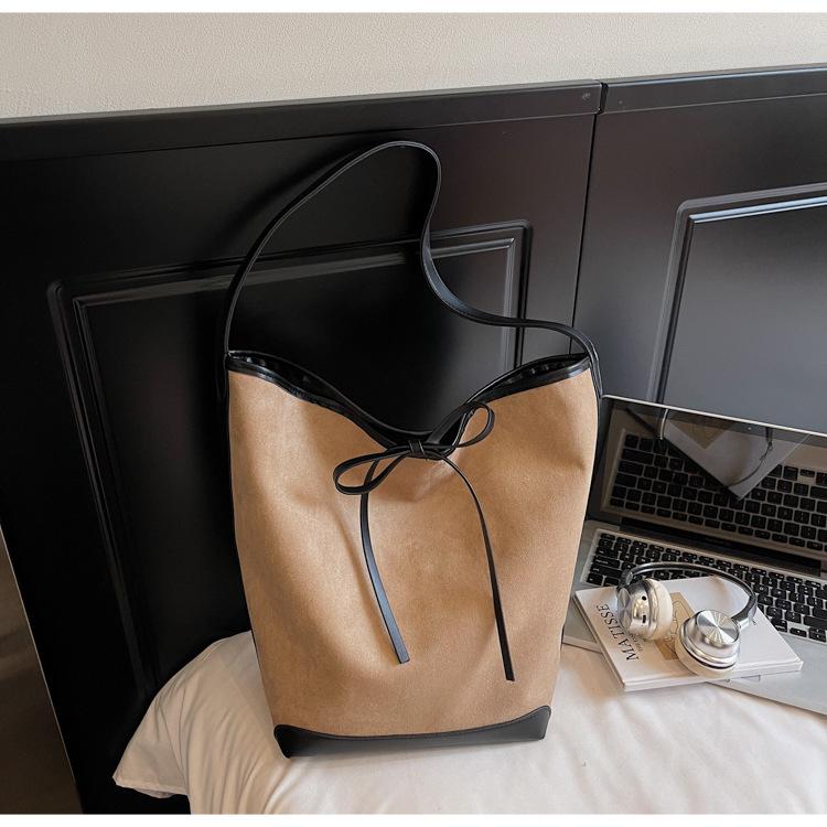 

Korean version bucket tote bag large-capacity shopping bag new retro casual lazy wind Japanese contrasting color shoulder bag хаки
